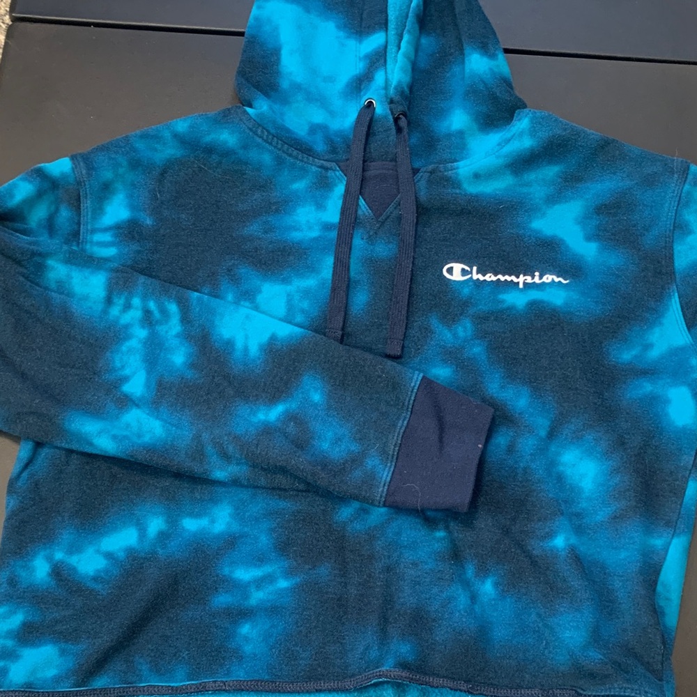 Champion Cropped Blue Tie-Dye Hoodie MEDIUM